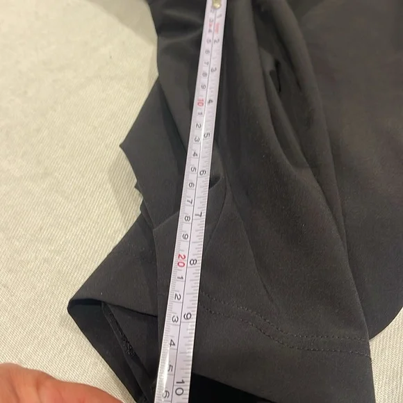 B25009 Elevenpine shorts SZ Large - Picture 9 of 9